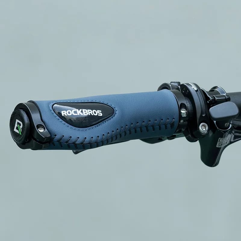 Grip Basah Silikon & Kulit Tahan Gegar